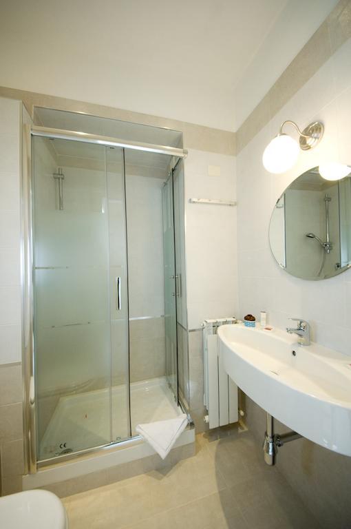 Vivi Rome Room photo